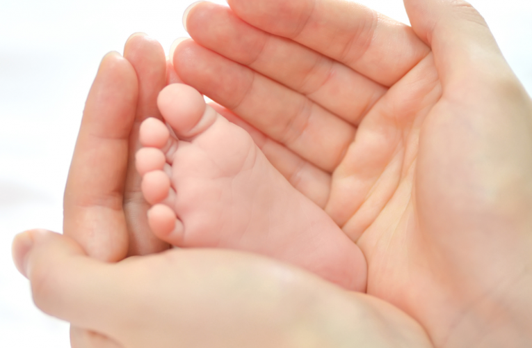 US woman sues fertility clinic after IVF mix up leads to wrong baby